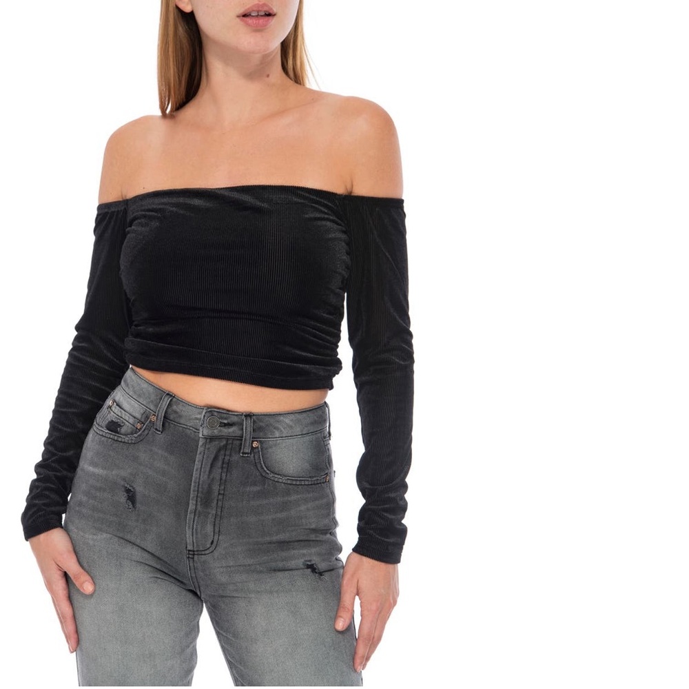 AFRM - Jaxley ribbed velvet off the shoulder top